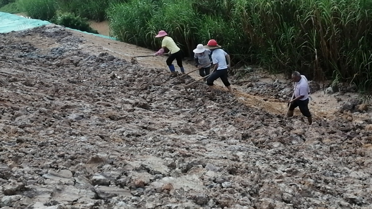 工程工人施工現(xiàn)場(chǎng) 工程工人施工現(xiàn)場(chǎng)