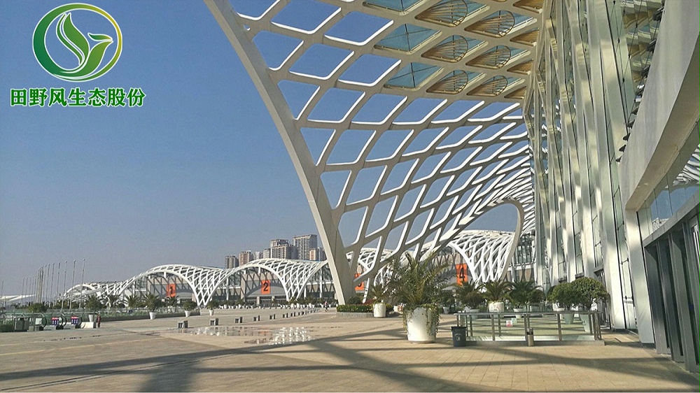 會(huì)展中心門(mén)口區(qū)域綠植租擺展示 會(huì)展中心門(mén)口區(qū)域綠植租擺展示